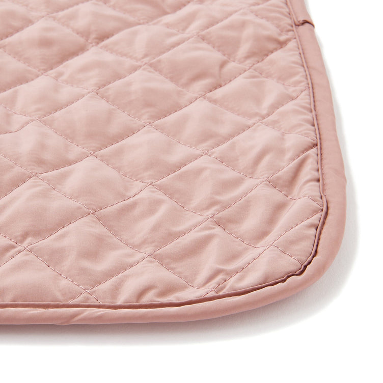 Quilting 3 Way Portable Throw 700 × 1000 Pink