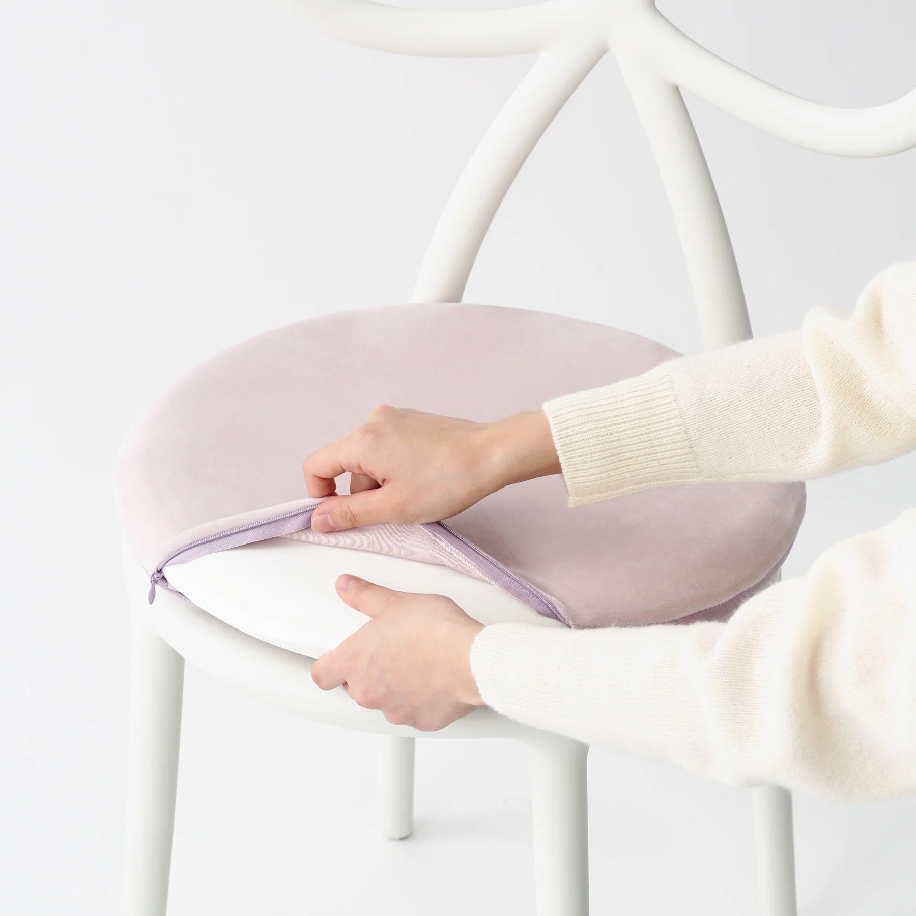 Qeeboo 頭蓋骨の形をした スツール 【公式通販】 Qeeboo 頭蓋骨の形をした スツール 【公式通販】