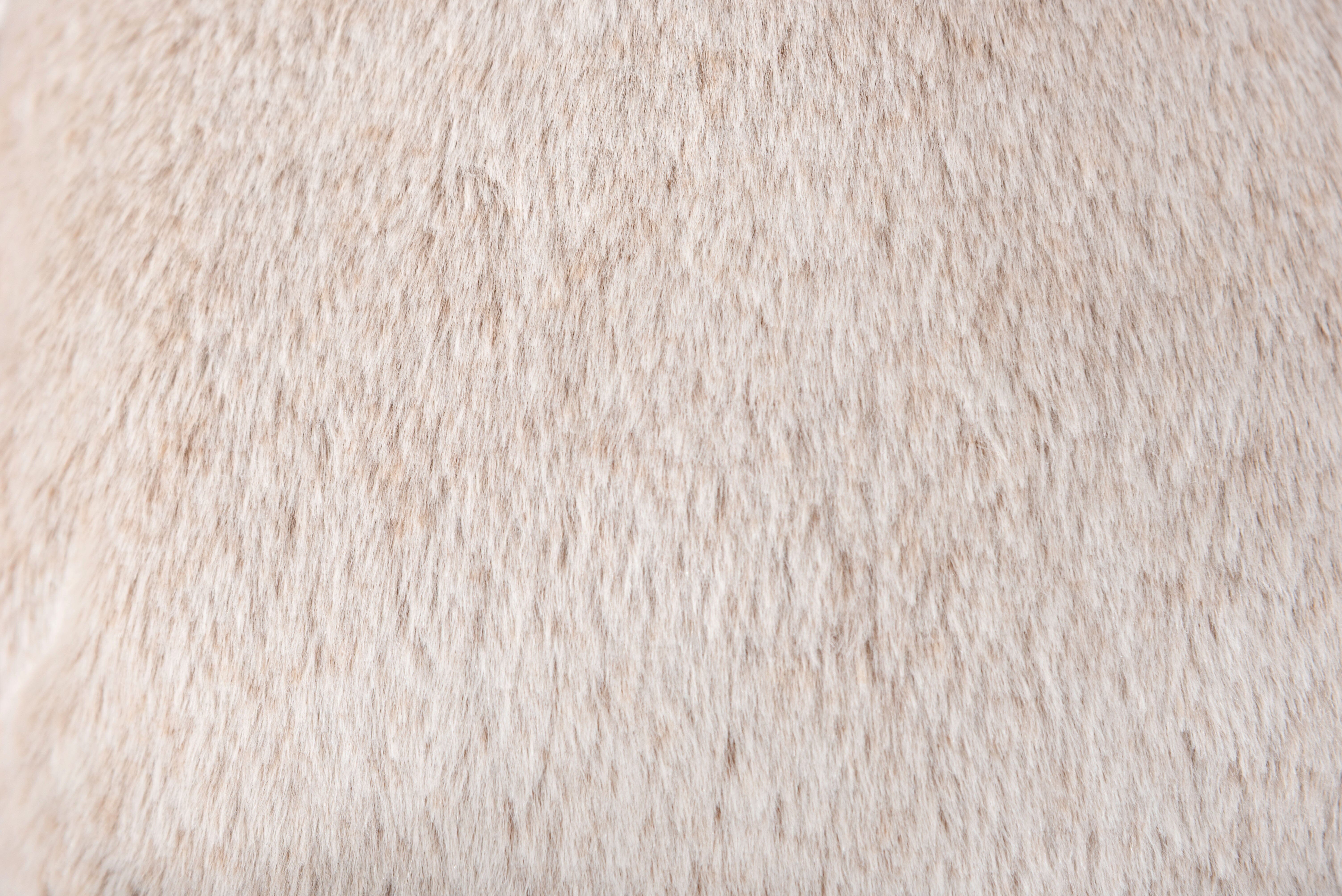 Yeti Hanging Cushion Beige