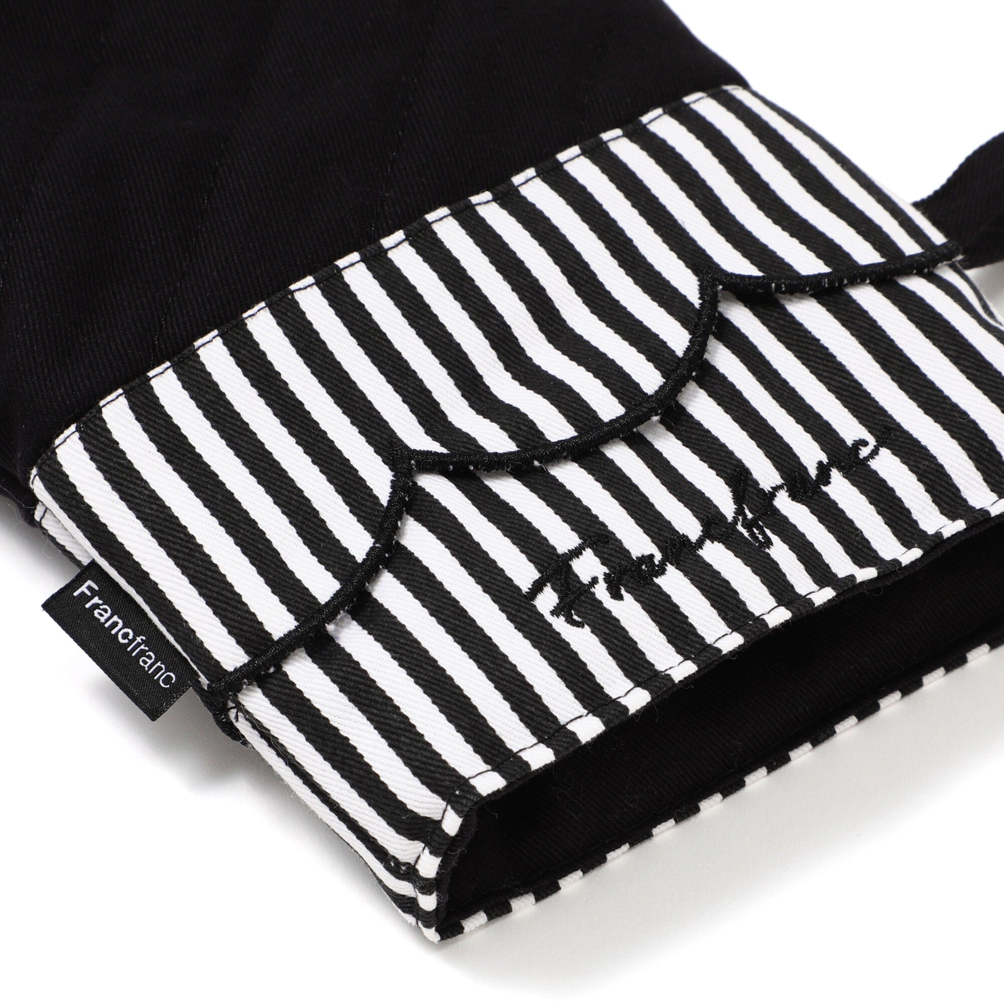 Scalloped Mittens Black