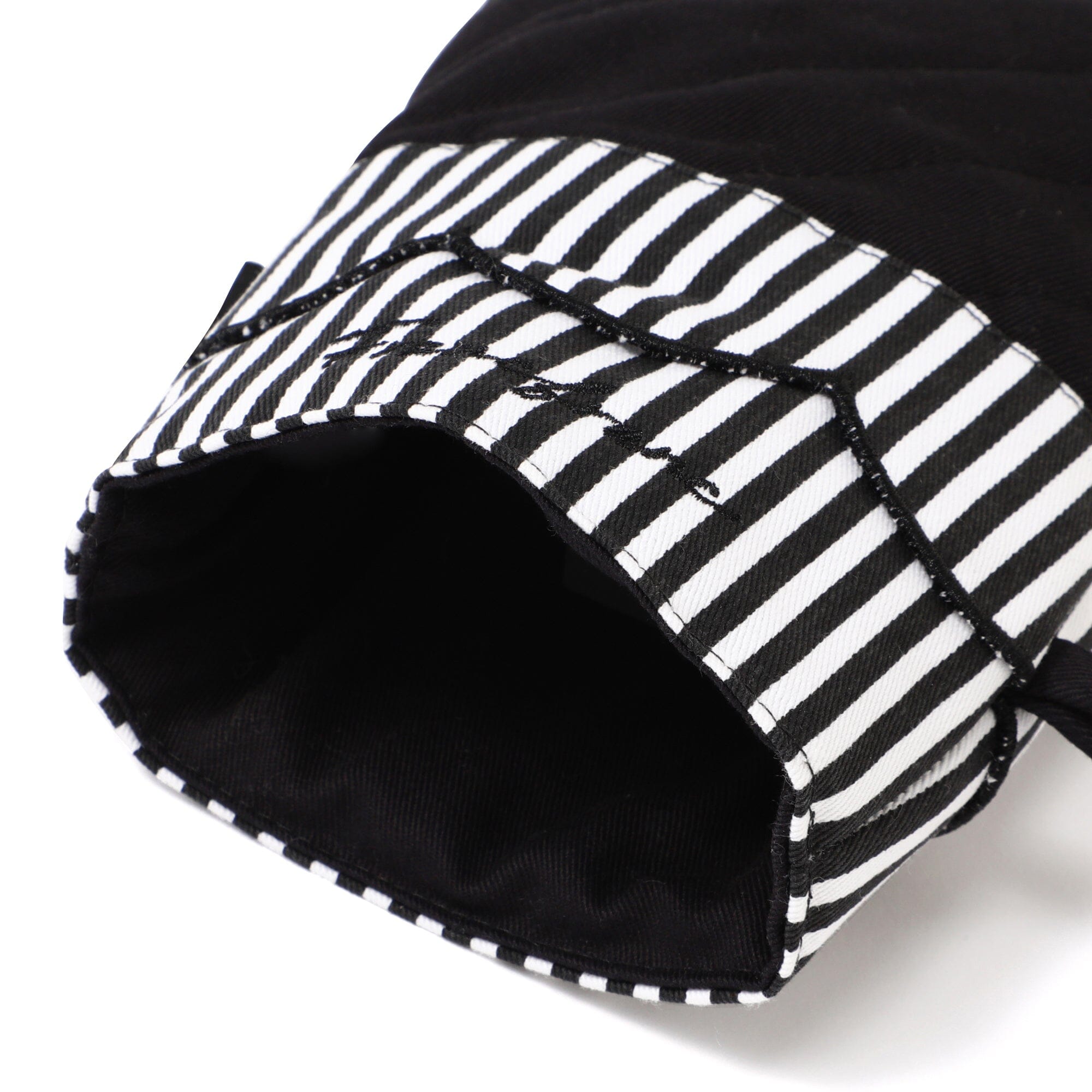 Scalloped Mittens Black