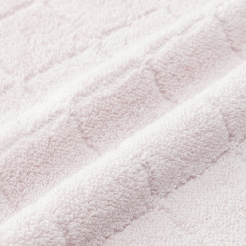 Antibacterial And Deodorizing Quilted Scallop Bath Towel, Pink