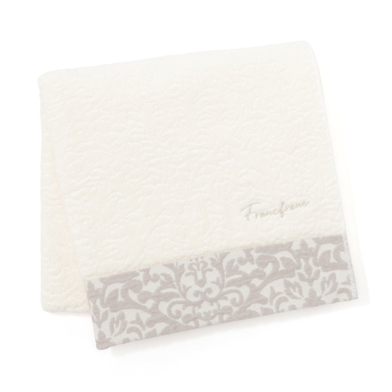 Antibacterial And Deodorizing Acanthus Bath Towel, Ivory