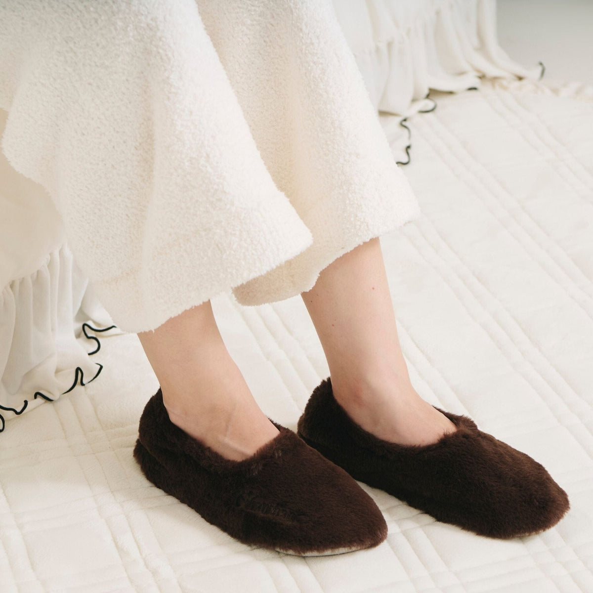 Pocketable Eco Fur Room Shoes Brown