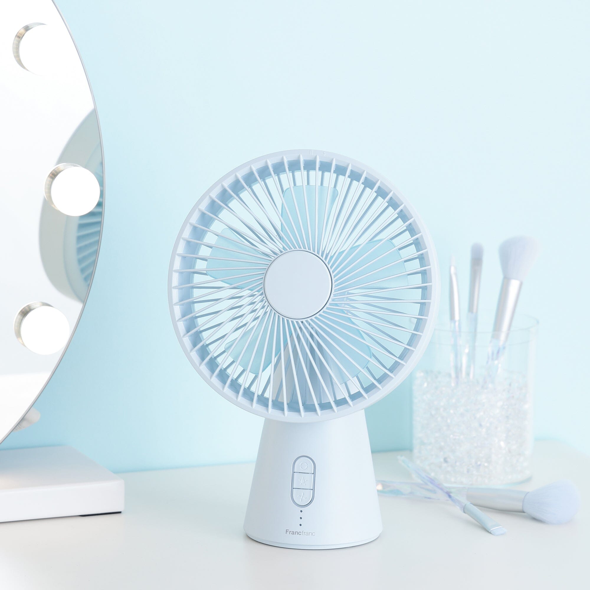 Frais Aroma Desk Fan Light Blue