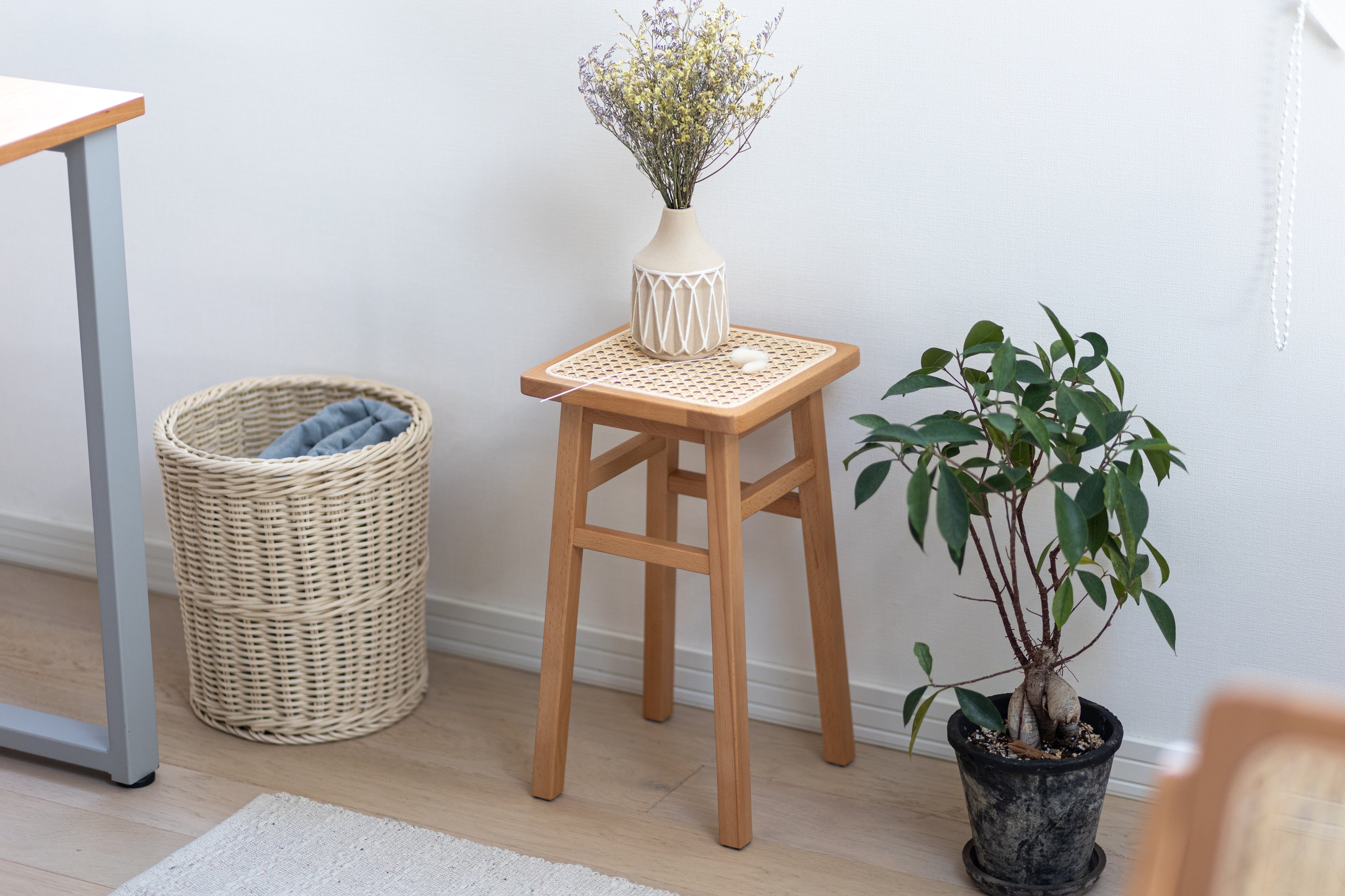 Amu Stool