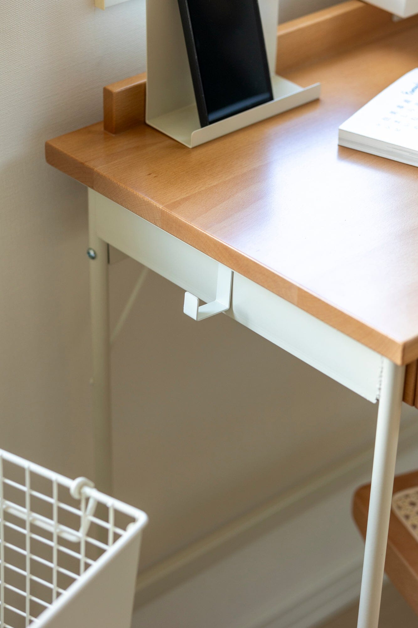 Liv Desk