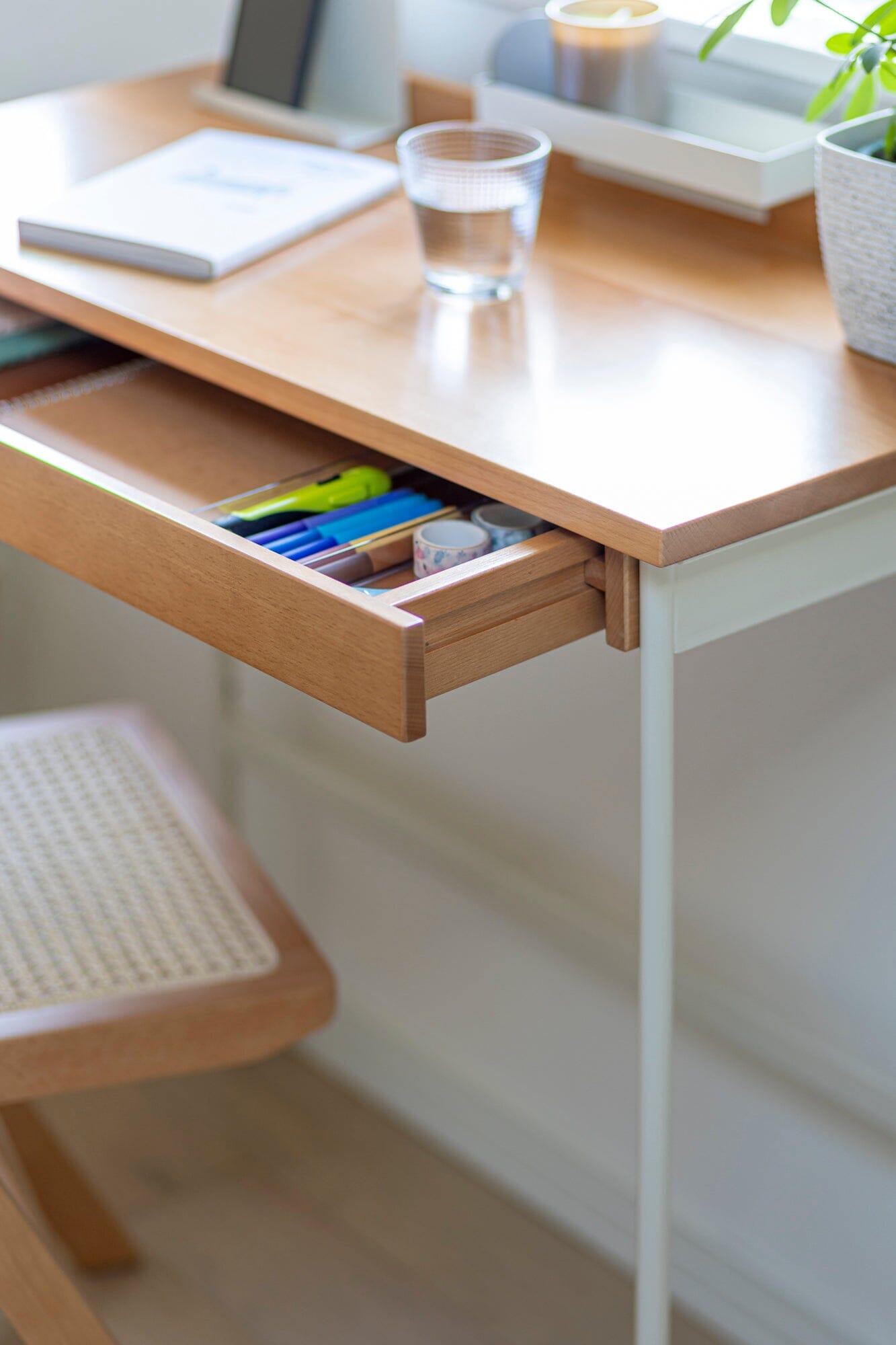 Liv Desk