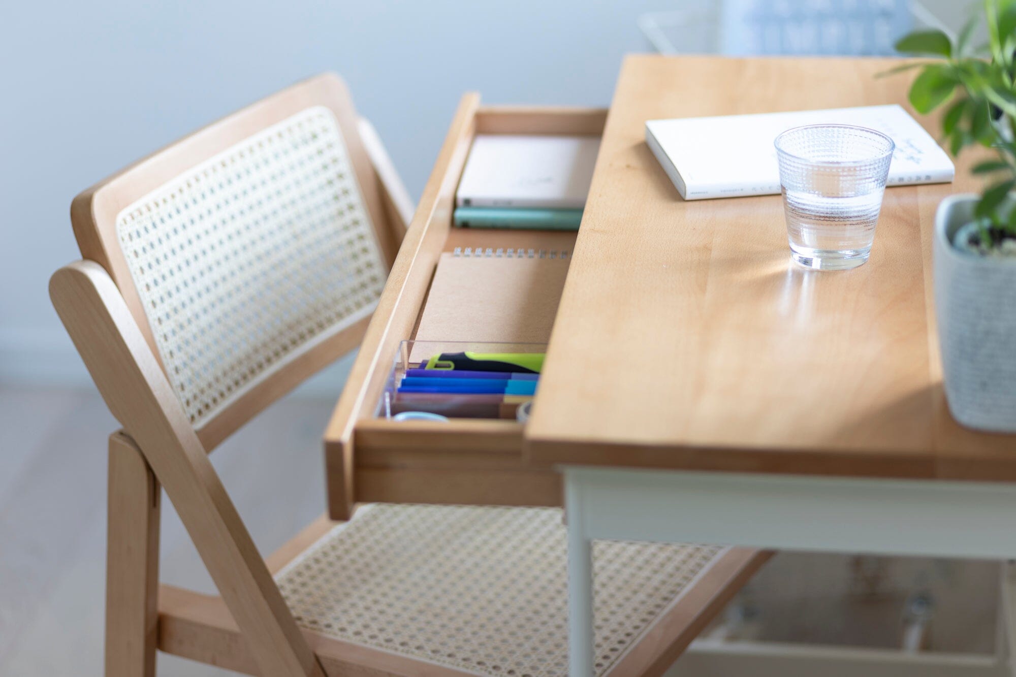 Liv Desk