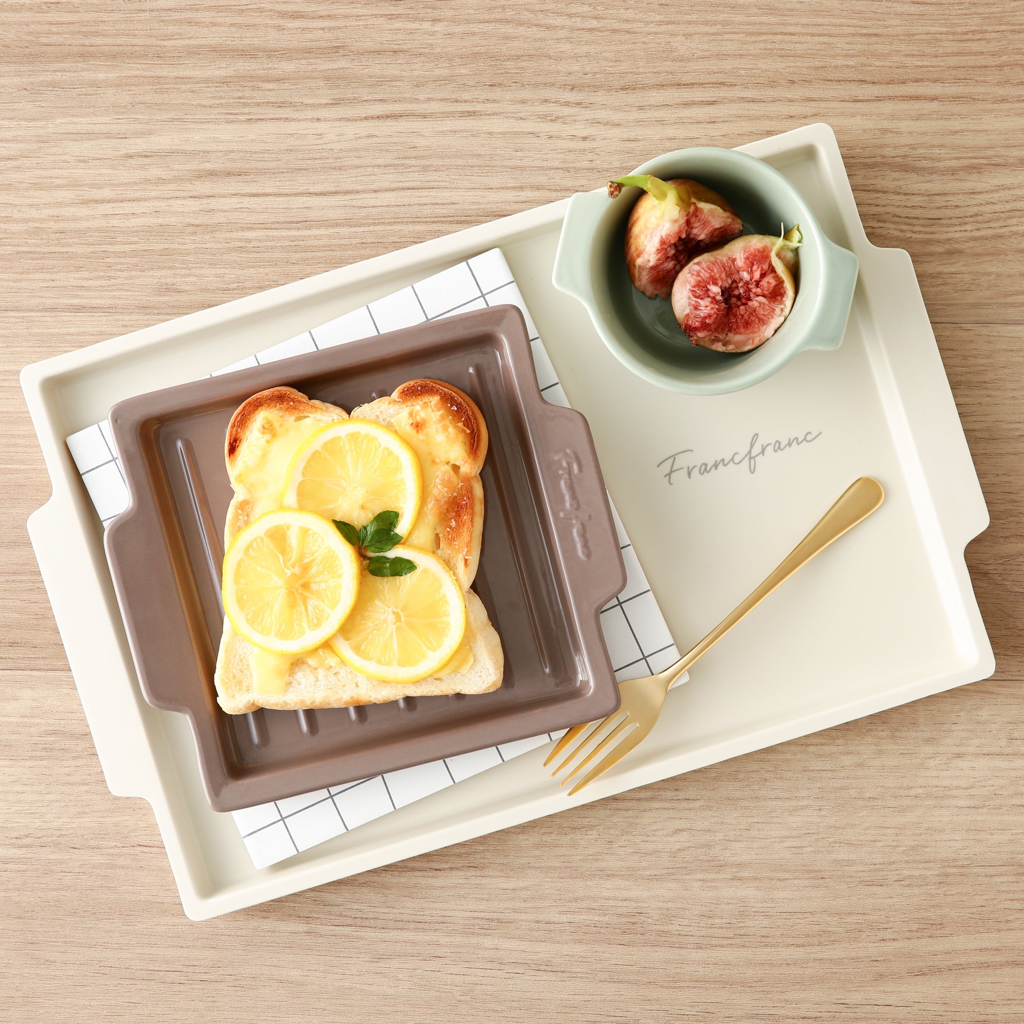 MATTE MELAMINE TRAY IVORY