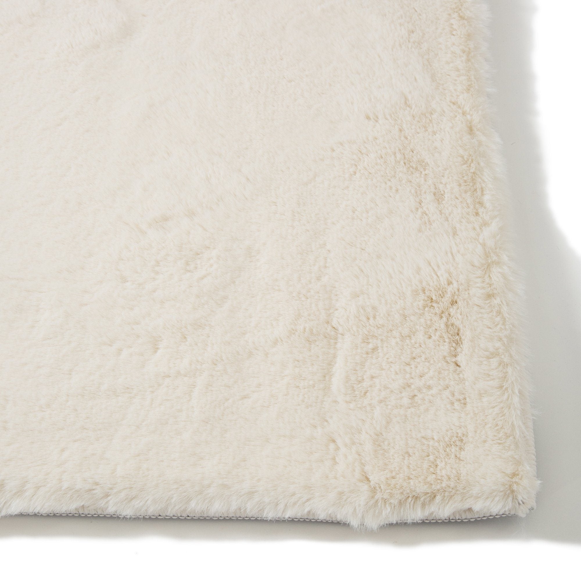MITIS RUG MEDIUM IVORY (W2000 × D1400)