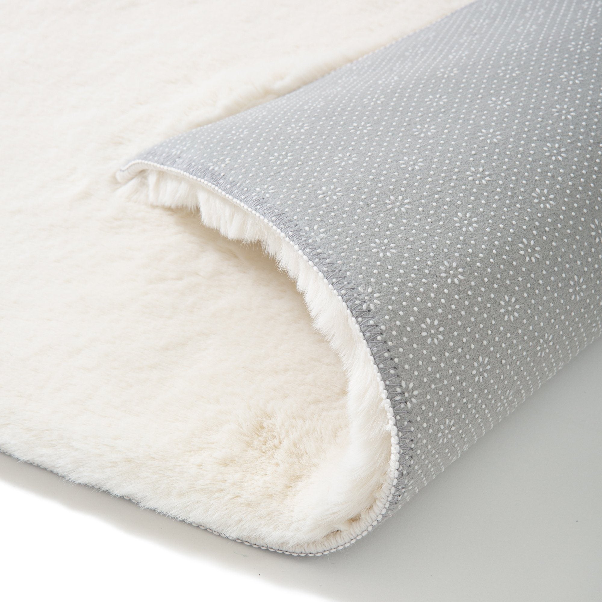 MITIS RUG 2 LARGE IVORY (W2000×D2000)