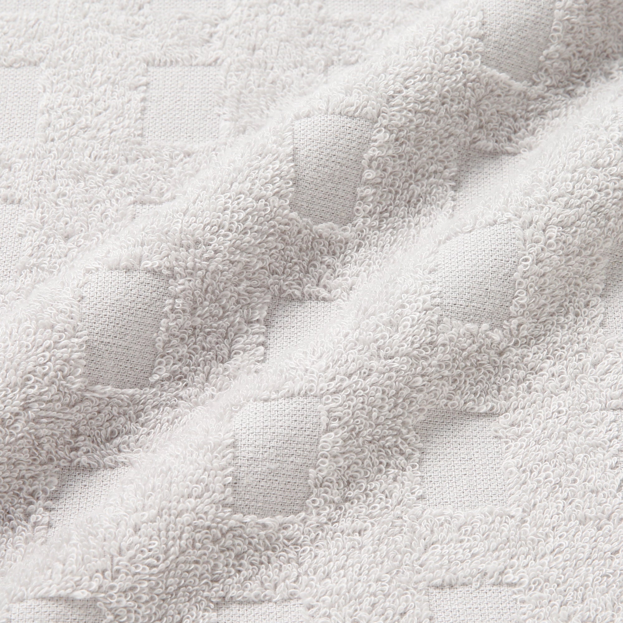 Vale Set Bath Towel Heart White